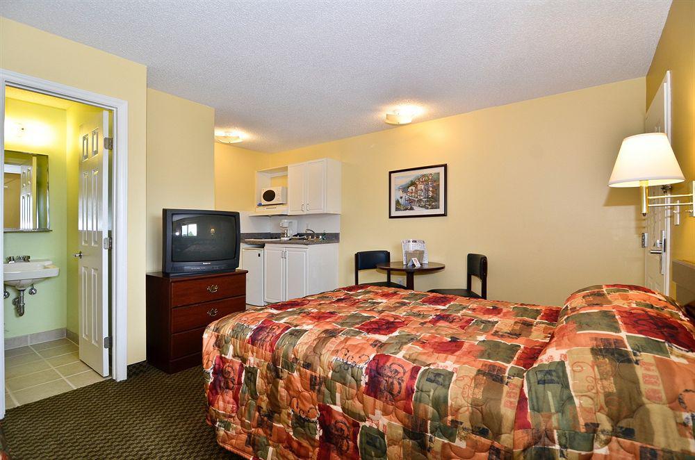 Suburban Studios Charlotte-Ballantyne Pineville Exterior foto