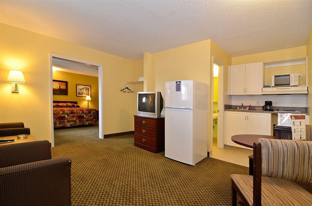 Suburban Studios Charlotte-Ballantyne Pineville Exterior foto